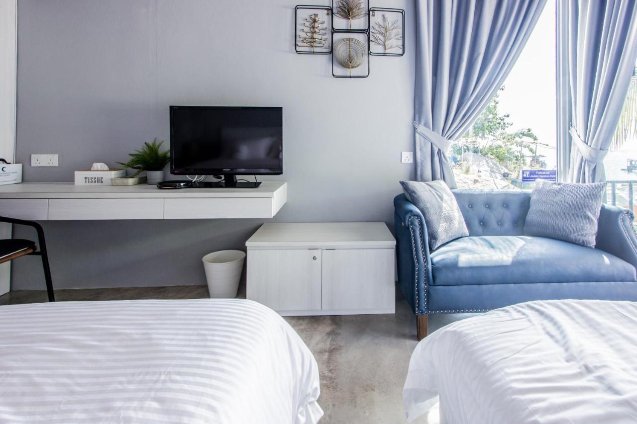 Beachboy Chalet By The Beach Bukit Lada Bagian luar foto