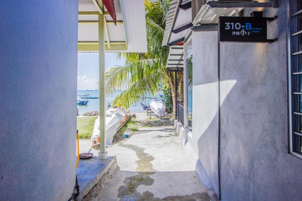 Beachboy Chalet By The Beach Bukit Lada Bagian luar foto