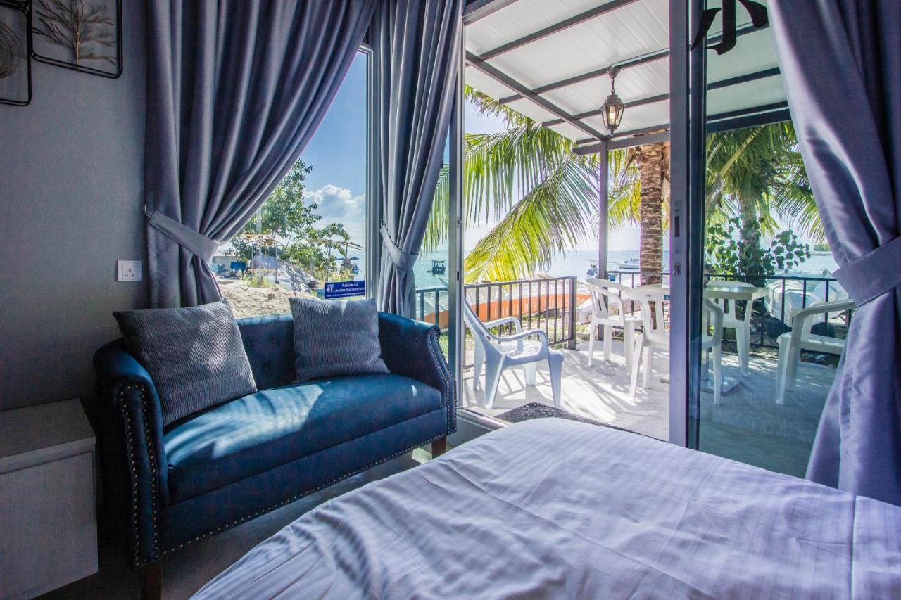 Beachboy Chalet By The Beach Bukit Lada Bagian luar foto
