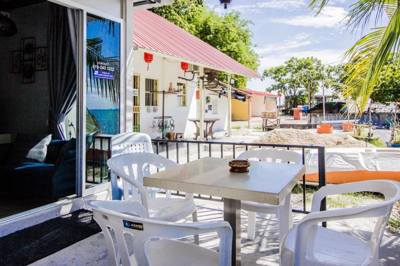 Beachboy Chalet By The Beach Bukit Lada Bagian luar foto